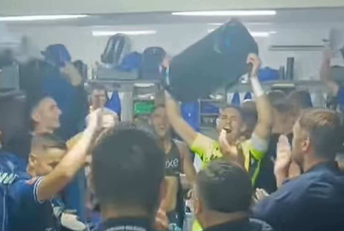 Nogometaši Željezničara uz "Koktel ljubavi" napravili "haos" u svlačionici! Nogometaši Željezničara uz "Koktel ljubavi" napravili "haos" u svlačionici!