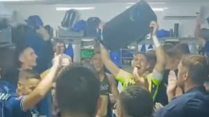 Nogometaši Željezničara uz "Koktel ljubavi" napravili "haos" u svlačionici!
