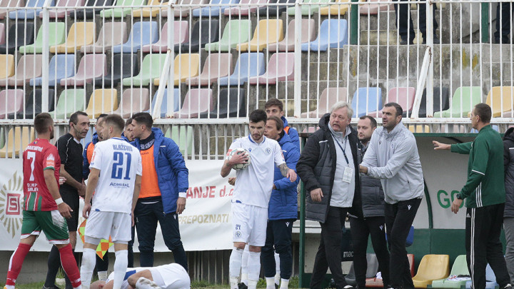 Osim ostavio na klupi Lendrića i Mujezinovića, Ermin Zec od prve minute
