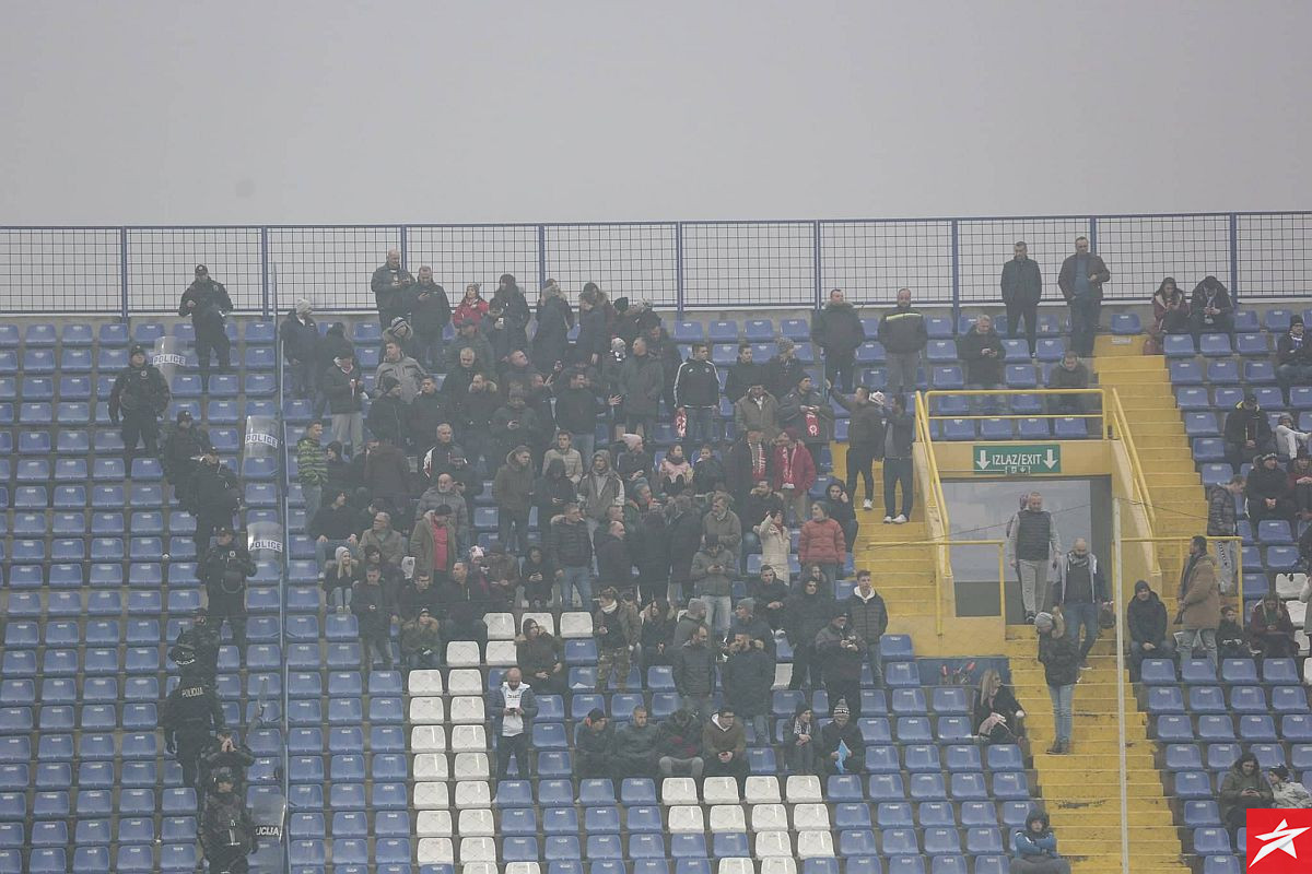 Navijači FK Velež zauzeli mjesta na istočnoj tribini 