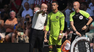 Samo je pitanje kad će Ten Hag da poludi: Zna se šta Ronaldo priča saigračima o njemu