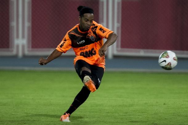 Ronaldinho dobio zanimljivu ponudu iz Engleske