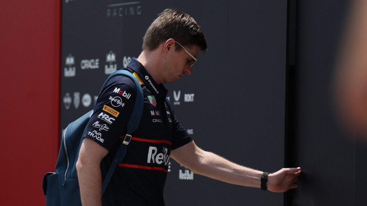 Šef Aston Martina dao misteriozan odgovor na pitanje o Verstappenu: "Glava mi je puna..." Šef Aston Martina dao misteriozan odgovor na pitanje o Verstappenu: "Glava mi je puna..."
