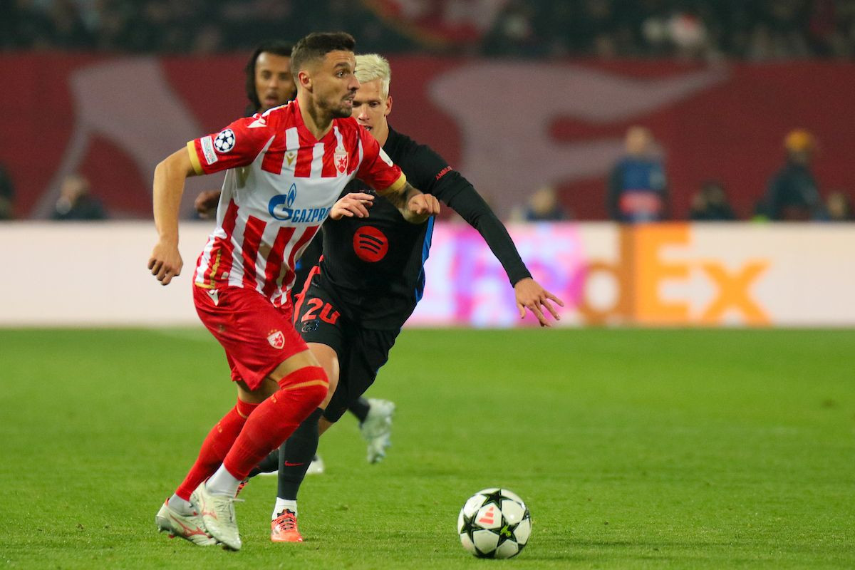 Nezapamćen udar na jednog igrača beogradskog velikana: "Rade Krunić je raz***o Crvenu zvezdu" Nezapamćen udar na jednog igrača beogradskog velikana: "Rade Krunić je raz***o Crvenu zvezdu"