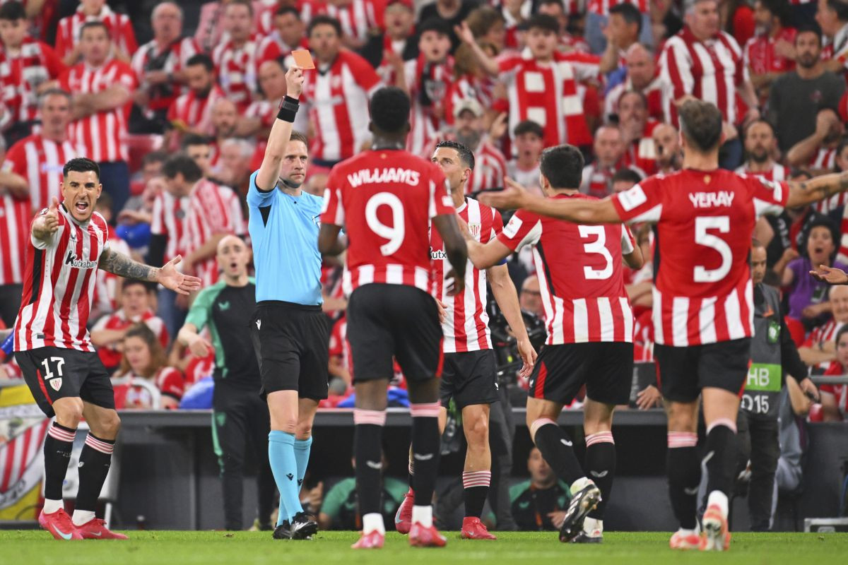 Bilbao 'gori' zbog sudijskih odluka protiv Uniteda, a semafor pokazuje nestvaran rezultat!