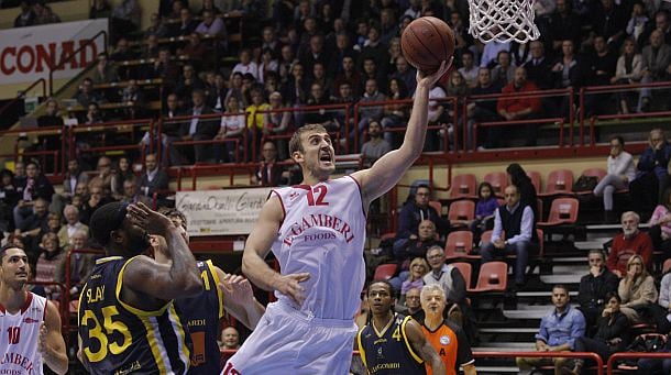 Brindisi ne posustaje, Todić ubacio 22 poena