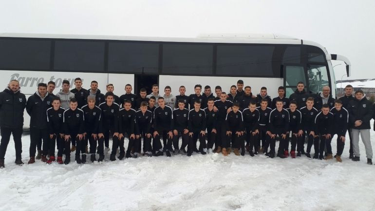 Pioniri i kadeti FK Sarajevo otputovali na pripreme u Makarsku Pioniri i kadeti FK Sarajevo otputovali na pripreme u Makarsku