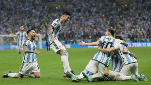 Antologijsko finale u Kataru: Argentina je prvak svijeta, Messiju pehar kojeg je sanjao cijeli život