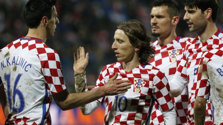 Hrvati zabrinuti, moraju mijenjati grb na dresu?
