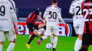 Zabrinjavajuća slika iz Torina: Povrijeđen Zlatan Ibrahimović!