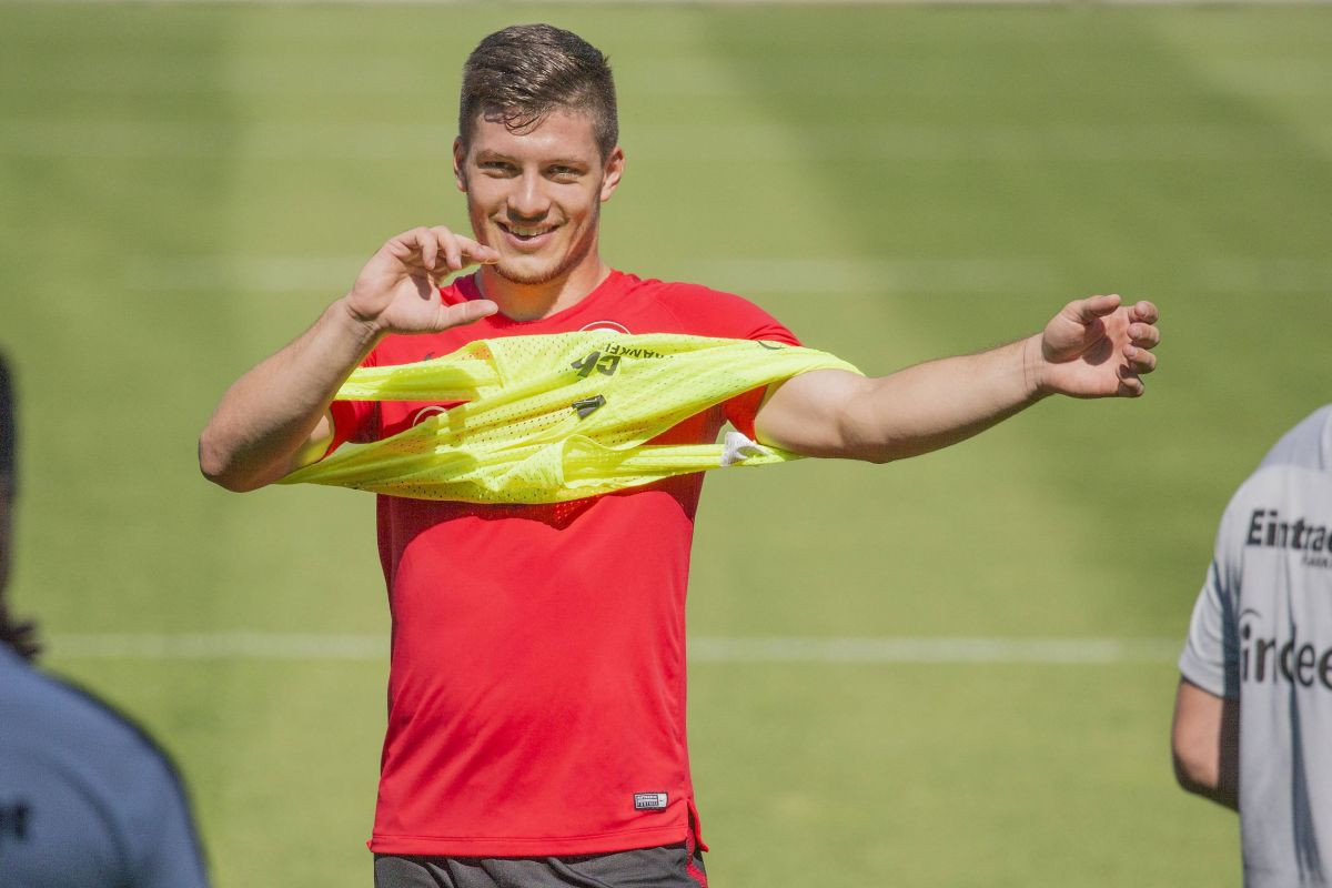 Luka Jović spašava karijeru - Izbor novog kluba niko nije mogao naslutiti Luka Jović spašava karijeru - Izbor novog kluba niko nije mogao naslutiti
