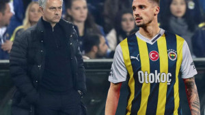 Rade Krunić je sinoć pao u očima navijača Fenera, od Mourinha traže da ga hitno otjera
