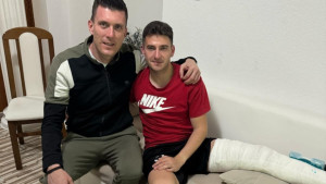 Igor Janković pokazao ljudsku stranu - Odmah poslije utakmice posjetio Berbića koji je slomio nogu