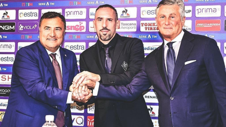 Novinari Riberyja smatraju velikom zvijezdom kao što je Ronaldo, ali on im je gospodski odgovorio