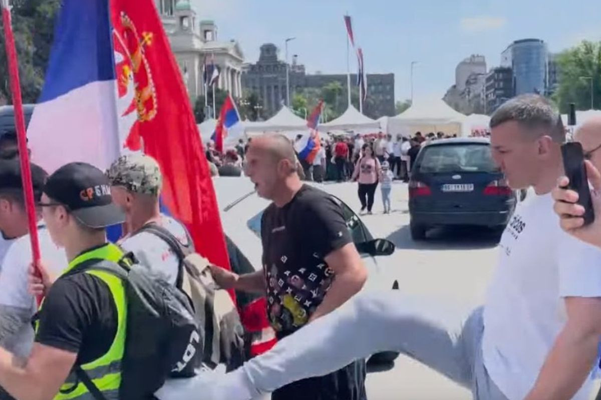 Sramota slavnog Srbina na ulicama Beograda, pao je najniže što može jedan sportista: "Ološ i bagra" Sramota slavnog Srbina na ulicama Beograda, pao je najniže što može jedan sportista: "Ološ i bagra"