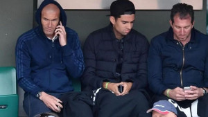 Zinedine Zidane je primio poziv i dobio ponudu koju bi prihvatio svako, ali ne i on!