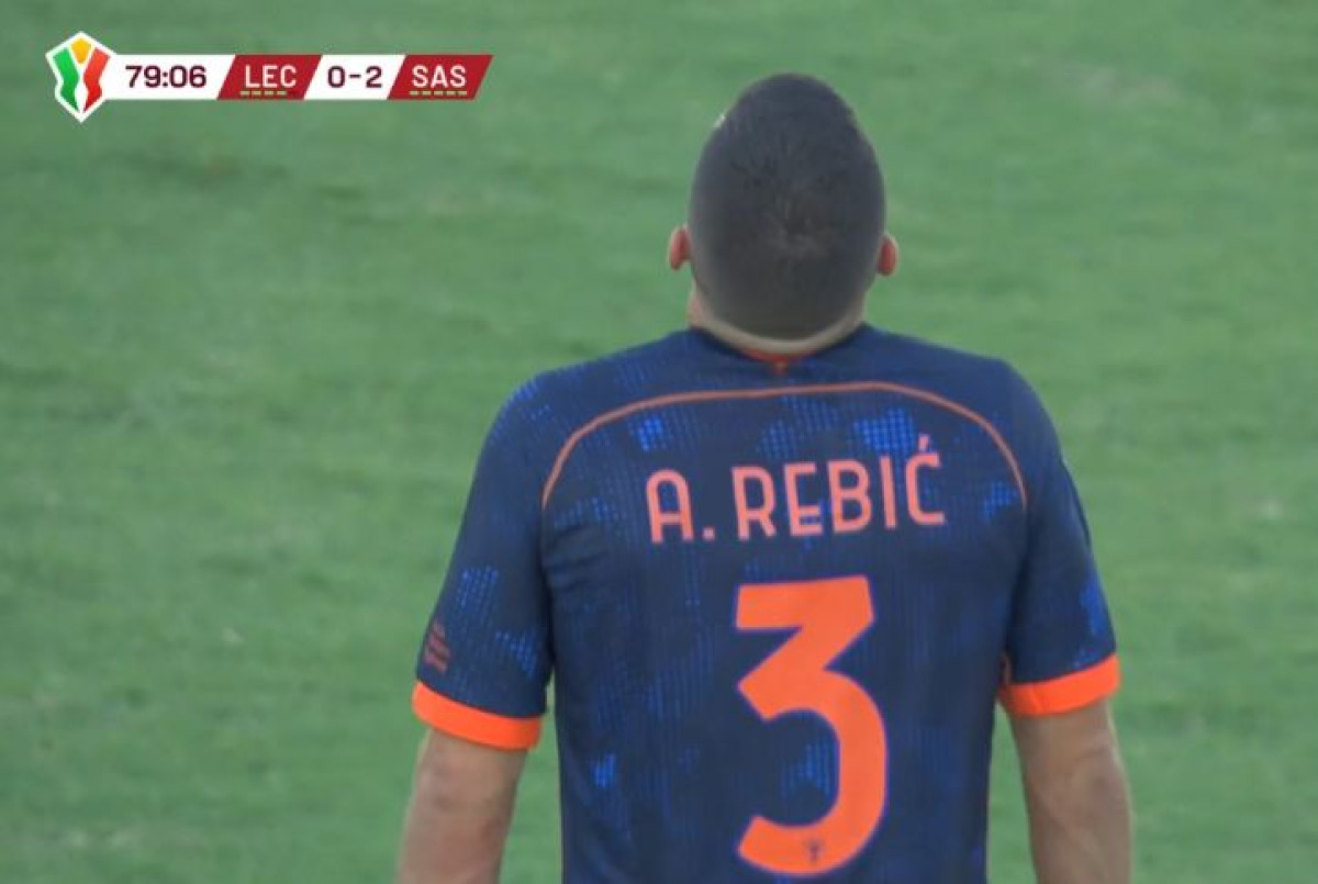 Ante Rebić dotakao dno, zbog poteza protiv Sassuola navijači Leccea traže da mu raskinu ugovor Ante Rebić dotakao dno, zbog poteza protiv Sassuola navijači Leccea traže da mu raskinu ugovor