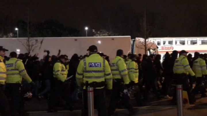 Napolitanci stižu na Anfield, odmah su krenule uvrede prema Redsima