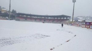 Stadion Tušanj prekriven snijegom