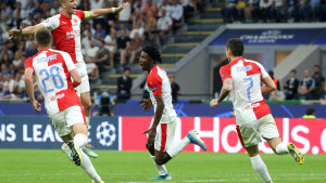 Hrabra Slavia do 92. minute vodila na Meazzi, Barella spasio Inter katastrofe