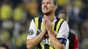 Džeko pogodio za Fenerbahče, a Mourinho je jednim potezom jasno pokazao šta će biti s bh. napadačem