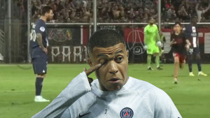 Stoji, gleda i ne vjeruje: Scena zbog koje Mbappe nikad neće biti kao Messi 