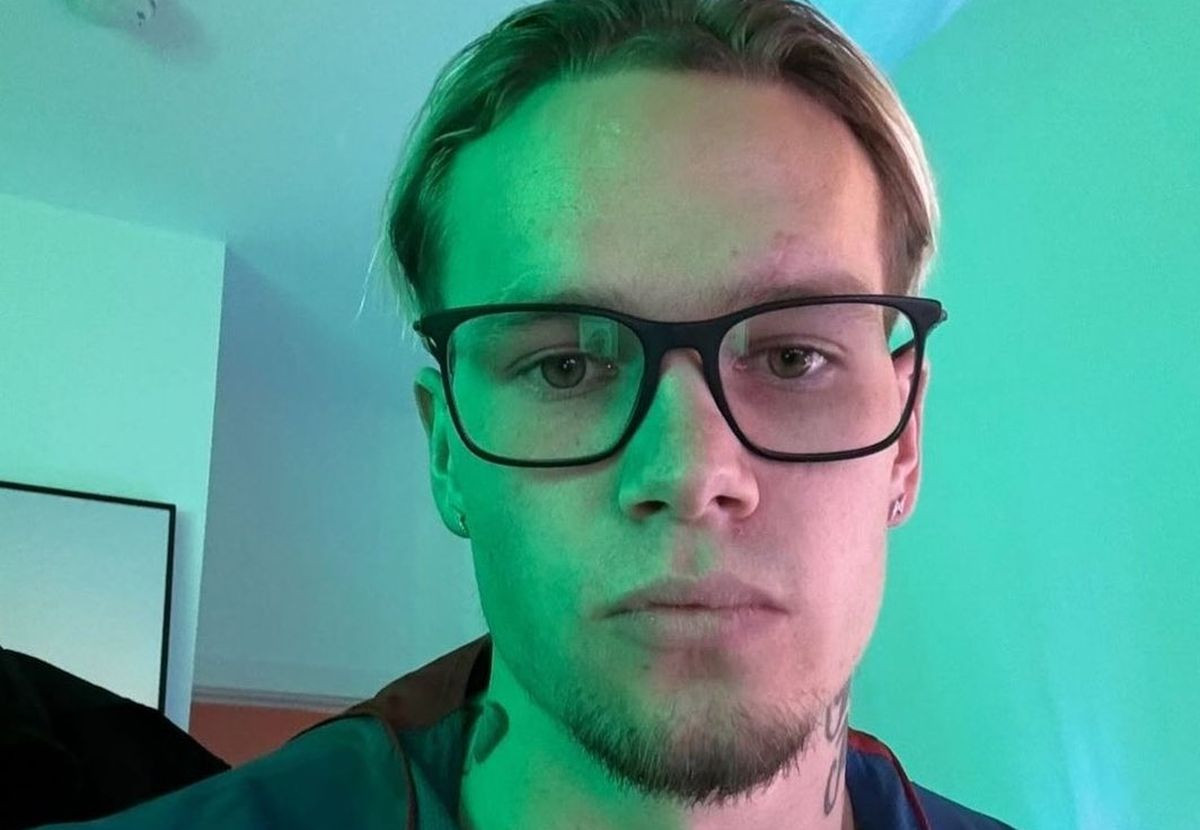 Mudryk se opustio uz videoigrice i objavio selfie, navijači bijesni kada su shvatili čiji dres nosi Mudryk se opustio uz videoigrice i objavio selfie, navijači bijesni kada su shvatili čiji dres nosi