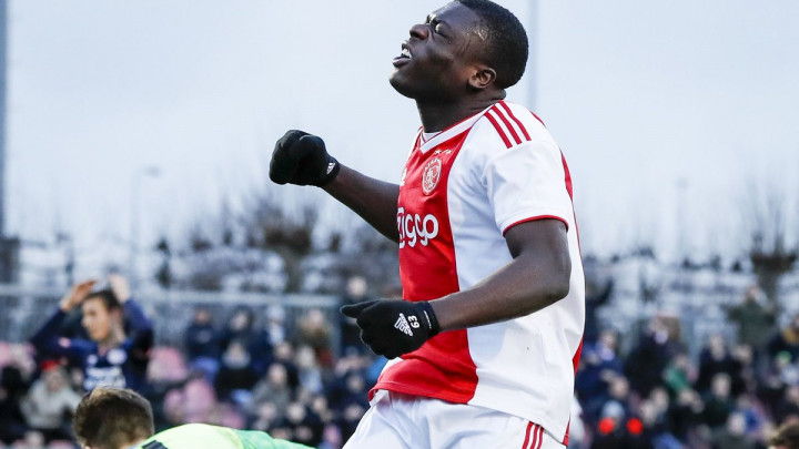 On je nova buduća zvijezda Ajaxa! Ima samo 17 godina i ove sezone je postigao čak 32 gola