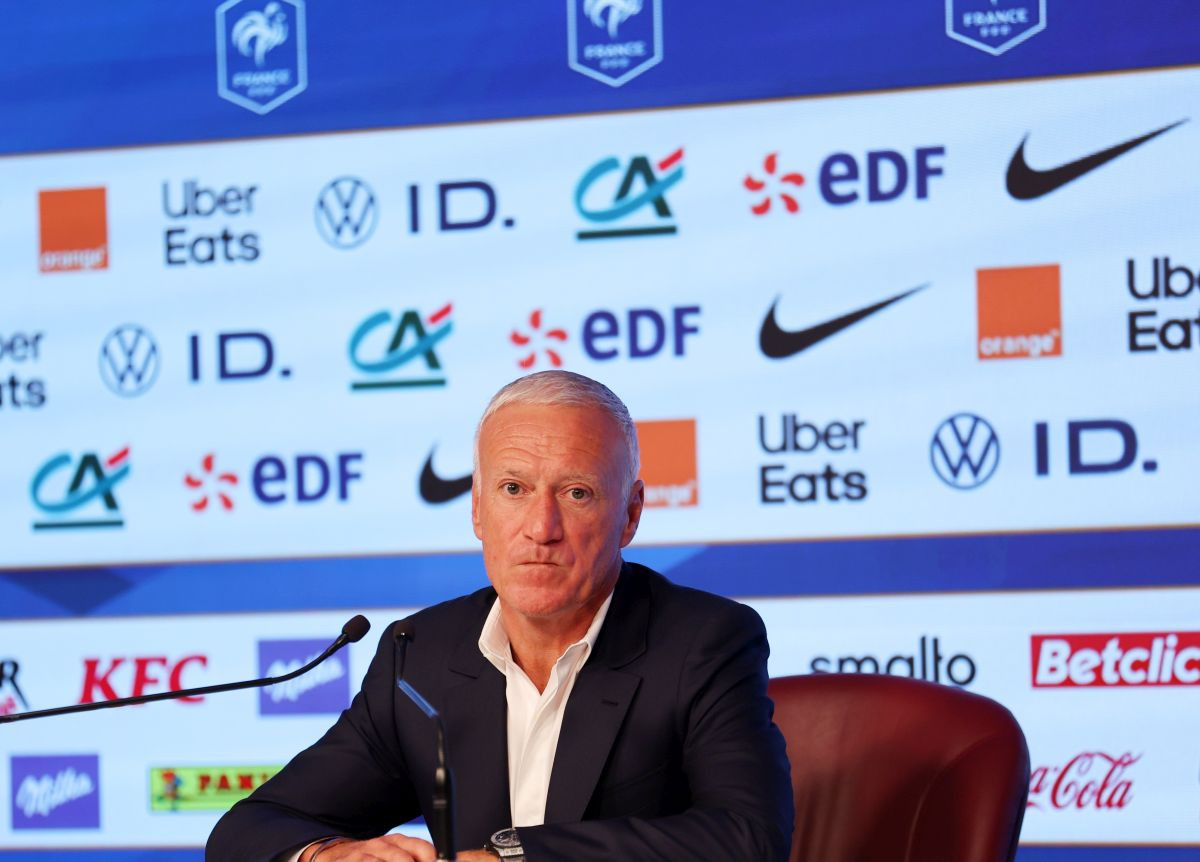 Dok su navijači zviždali Deschampsu, tribinama se poput plamena širila vijest o njegovom novom klubu Dok su navijači zviždali Deschampsu, tribinama se poput plamena širila vijest o njegovom novom klubu