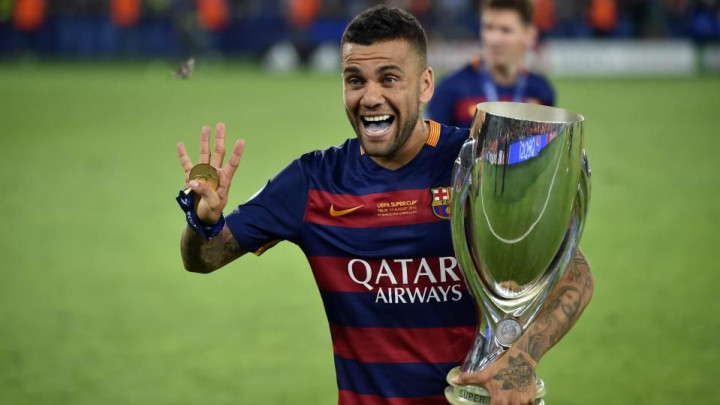 Dani Alves se ponudio Barceloni, ali oni za njegov povratak ne žele ni da čuju