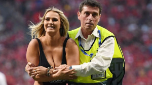UEFA novčano kaznila Kinsey Wolanski zbog utrčavanja na teren