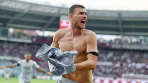 I Edin Džeko je večeras bio uz Rođene: "Ponos!"