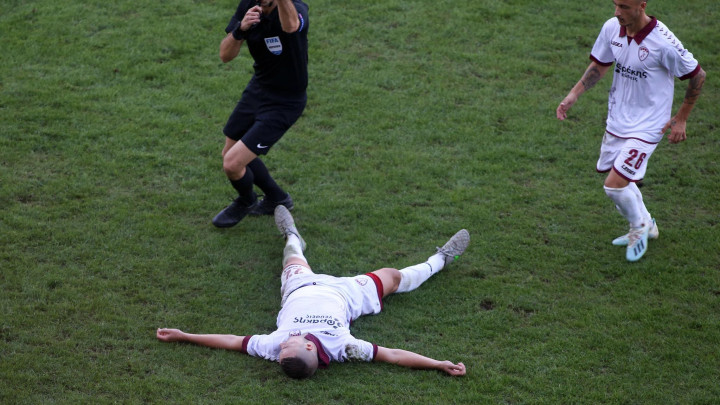 Stadion je zanijemio: Šećerović u besvjesnom stanju izazvao paniku na terenu