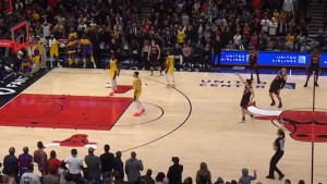 Nerealnih 12 sekundi na meču Bullsa i Lakersa - NBA ne pamti ovakav spektakl!