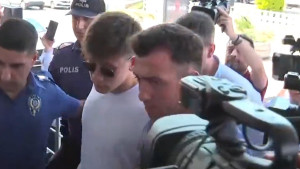 Scene za pamćenje na ispraćaju - Čudesni dečko sa samo 18 godina otišao na potpis života