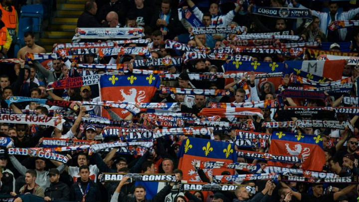 Ružne scene u Barceloni: Huligani napali navijače Lyona