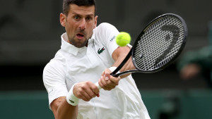 Nije bilo idealno, ali Đoković je u osmini finala Wimbledona, čeka ga veoma neugodan rival