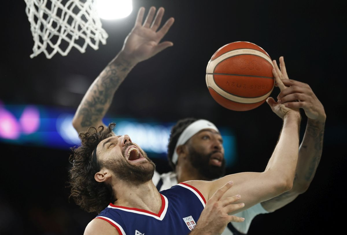 Anthony Davis je dao najkraću izjavu ikada nakon okršaja sa Srbima: "Imam samo dvije riječi" Anthony Davis je dao najkraću izjavu ikada nakon okršaja sa Srbima: "Imam samo dvije riječi"