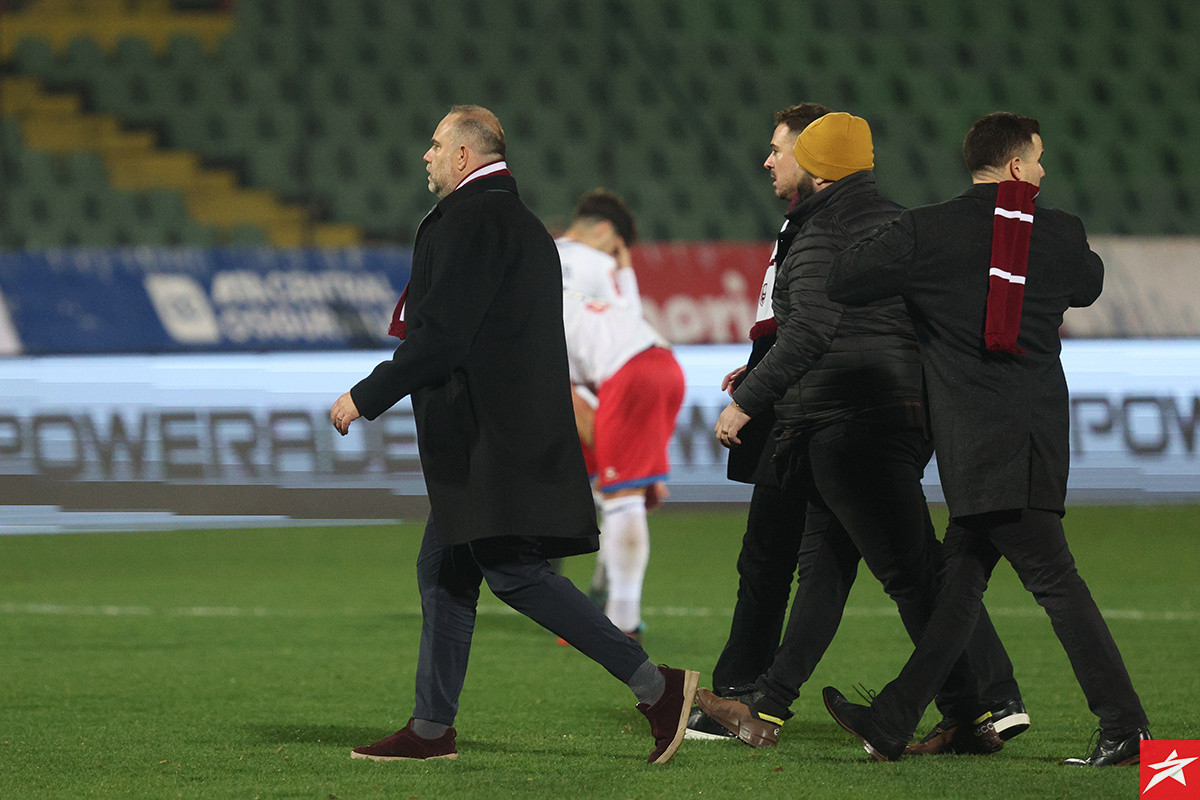 Žestoko saopštenje: Sudijske krađe odgovor su na borbu FK Sarajevo za promjene u bh. fudbalu Žestoko saopštenje: Sudijske krađe odgovor su na borbu FK Sarajevo za promjene u bh. fudbalu