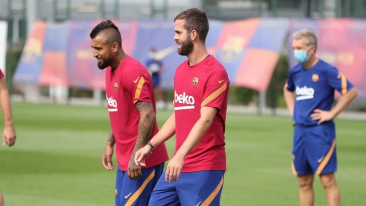 Nije skidao osmijeh sa lica: Miralem Pjanić po prvi put na treningu Barcelone