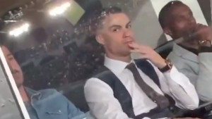 Šta Ronaldo uradi kada mu dosadi da ga navijači Reala snimaju?