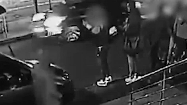 Objavljen snimak trenutka kada je ubijen vođa navijača Partizana: Krenuo je da bježi, ali uzalud...