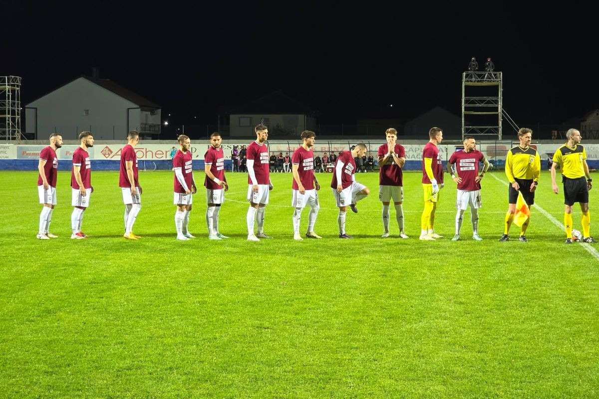 Posebne majice fudbalera Sarajeva pred večerašnji meč sa GOŠK-om, Horde zla poslale snažnu poruku