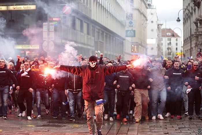 Sve više navijača u Briselu, okupljanje na glavnom trgu