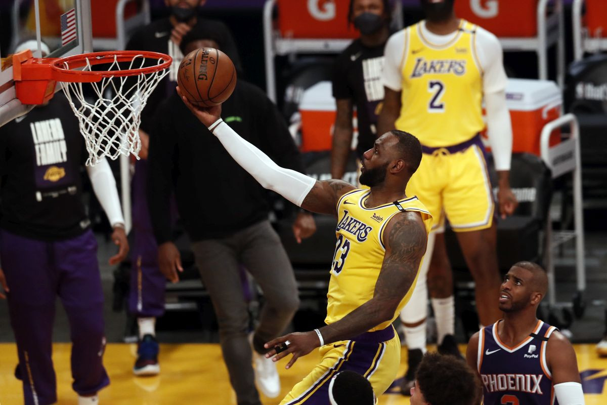 James i Lakersi neće odbraniti prsten: Brutalni Booker presudio prvacima