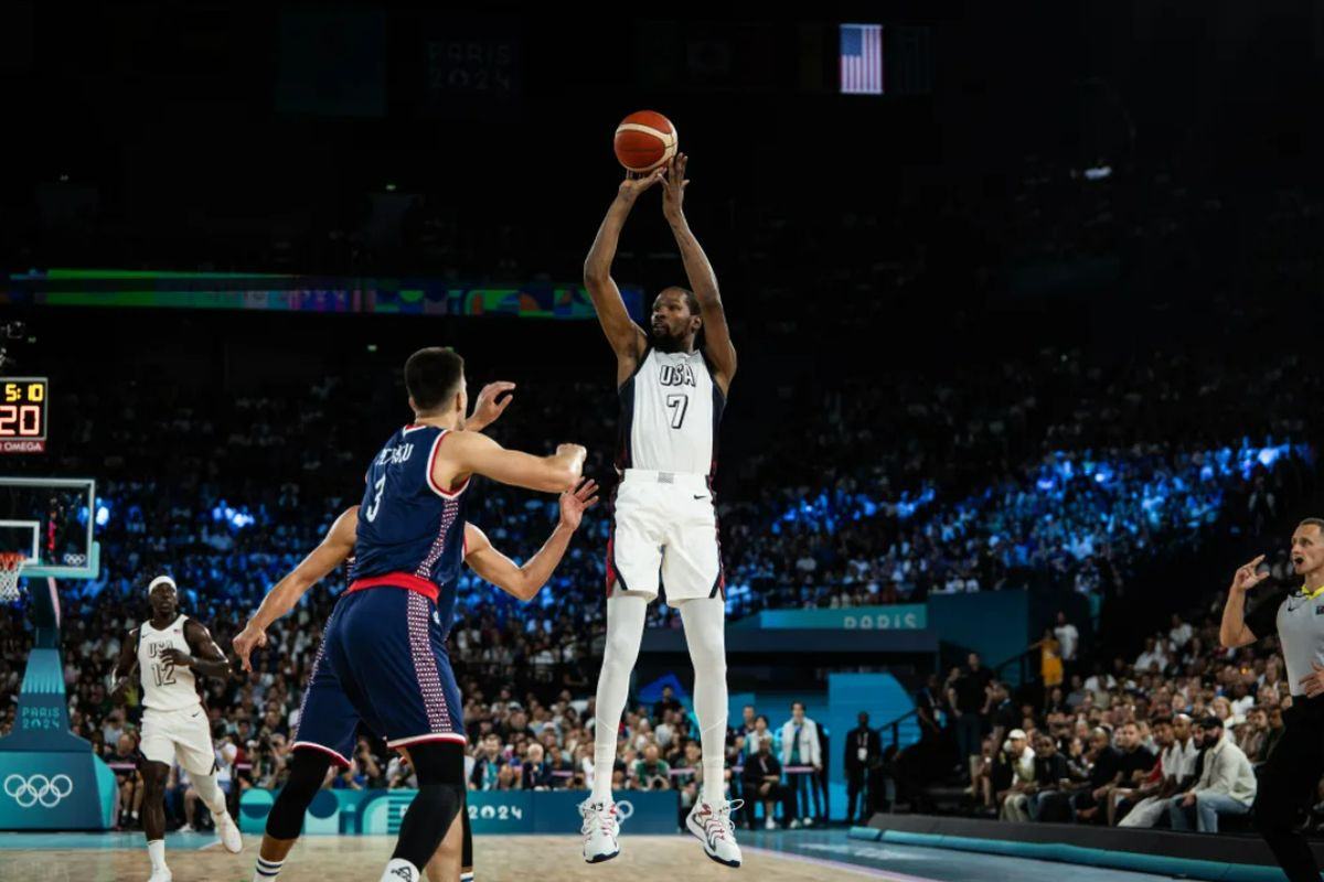 Durant se divi Srbima: "Vidi se taj ponos dok igraju, mi imamo isto usprkos s*anju u našoj zemlji" Durant se divi Srbima: "Vidi se taj ponos dok igraju, mi imamo isto usprkos s*anju u našoj zemlji"
