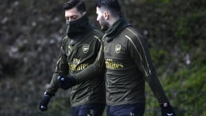 Nesretni Ozil se oglasio pred meč Arsenala, pa spomenuo i Kolašinca: "Podrška ispred TV-a u Londonu"