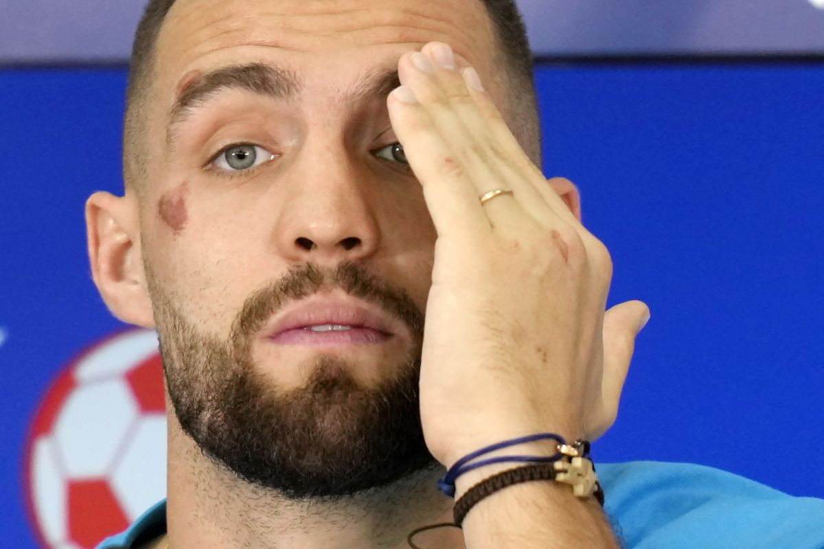 Nikome nije kao Kovačiću! Prolazi kroz ozbiljnu dramu, poznata faca ga omalovažava: "Ponekad je..." Nikome nije kao Kovačiću! Prolazi kroz ozbiljnu dramu, poznata faca ga omalovažava: "Ponekad je..."