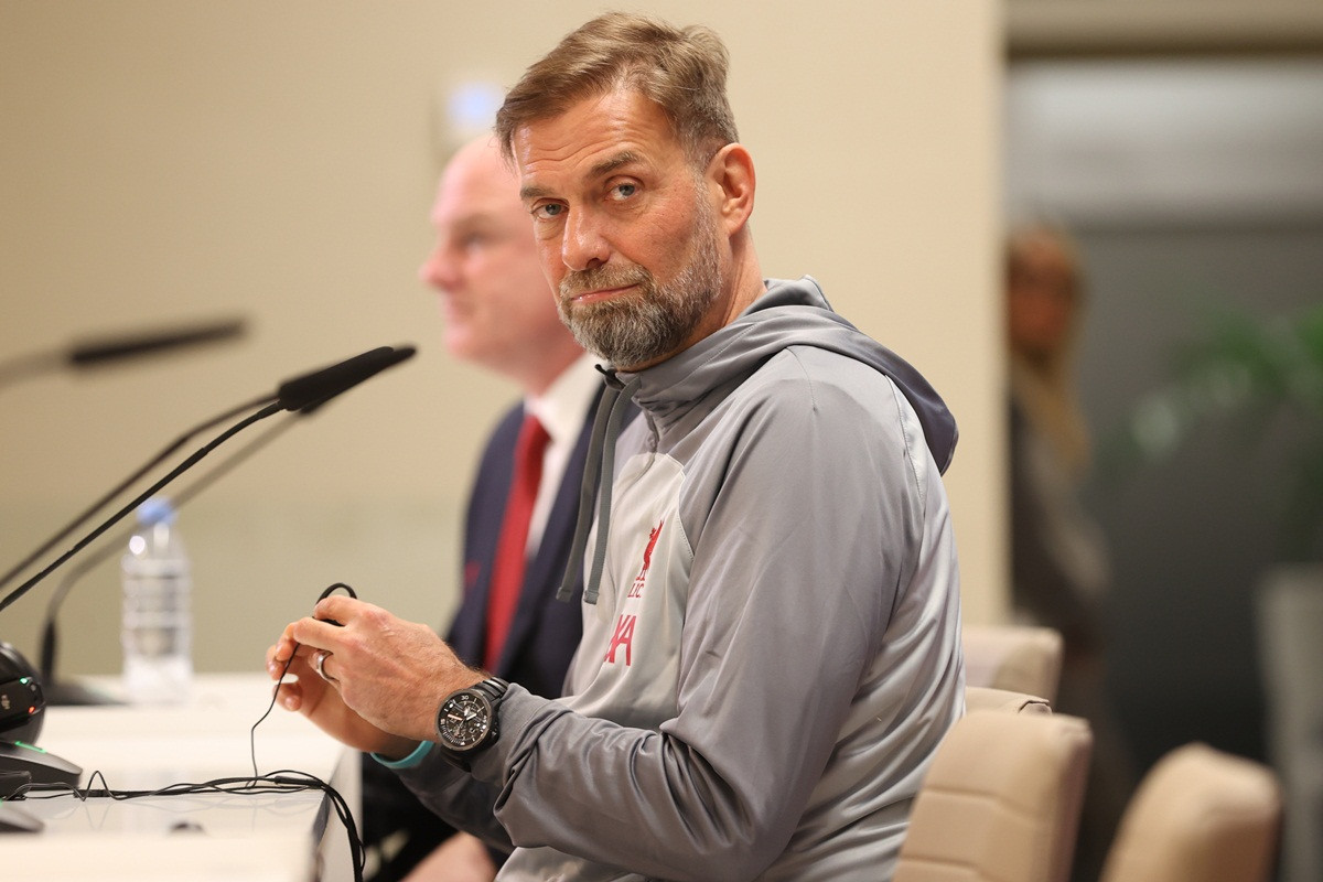 Klopp na pressici pokazao svu frustraciju: "Šteta što mi engleski nije maternji..." Klopp na pressici pokazao svu frustraciju: "Šteta što mi engleski nije maternji..."