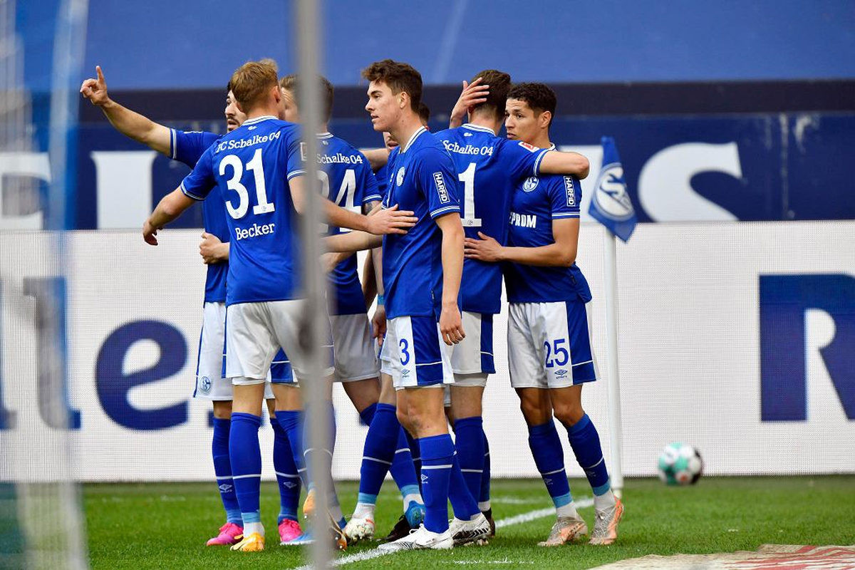 Navijači Schalkea digli buku, klub morao prekinuti dogovoren transfer